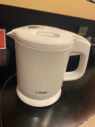 TIGER タイガー 電気ケトル かなり美品 14年製