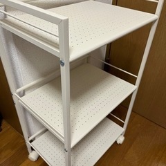 キャスター付きラックの画像