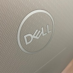 27インチ 4K モニターの画像