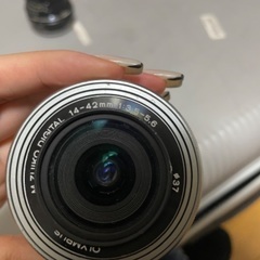オリンパス｜OLYMPUS  PEN E-PL8　ミラーレス一眼カメラ　14-42mm EZレンズキットの画像