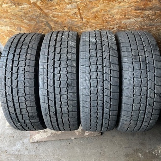 ほぼ新品　倉庫保管　劣化少　DUNLOP ダンロップ　WM02 205/60R15 スタッドレス　タイヤ　2016年製　15インチ