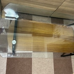 ガラステーブルの画像