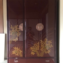 塗り箪笥の画像