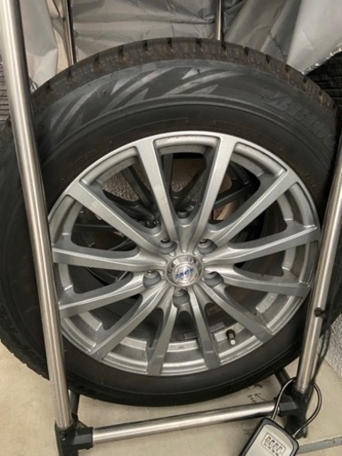 【取引者決定】スタッドレスタイヤ4本+タイヤラック
