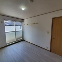 初期費用７５，０００円（分割払いなどありませんの入居できます）弊社より初期費用が安い条件がありましたらご対応いたします。エステートピア 部屋番号：203  家賃１カ月無料＆保証人不要＆仲介手数料0円＆保証会社＆家財保険全て含まれております。弊社より初期費用が安い条件がありましたらご対応いたします。 物件待ち合わせにてご見学＆ご契約可能です。お問い合わせお待ちしております  LINE公式アカウントに登場！お得な情報を受け取るには、以下のリンクから友だち追加してください。https - 不動産