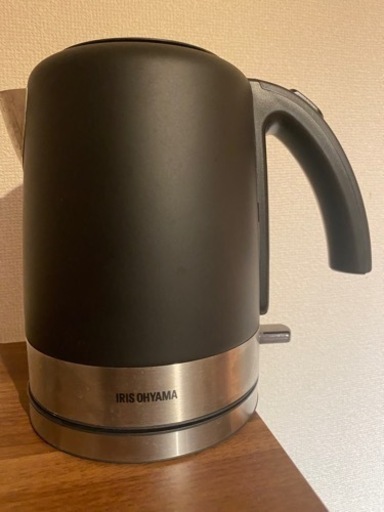 【早めにご連絡下さい】21年製　アイリスオオヤマ　電気ケトル