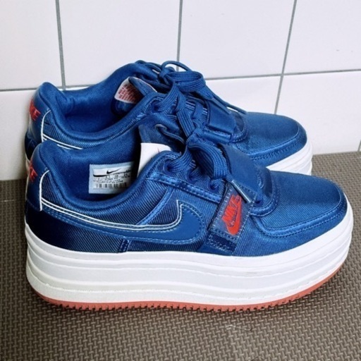 【売ります】NIKE VANDAL 2K 厚底 スニーカー ブルー レディース