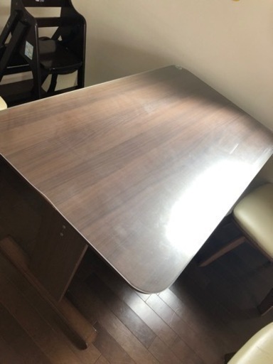 ニトリダイニングテーブル（4人用）