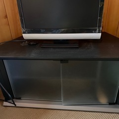 テレビとテレビ台の画像