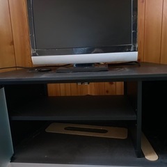 テレビとテレビ台の画像