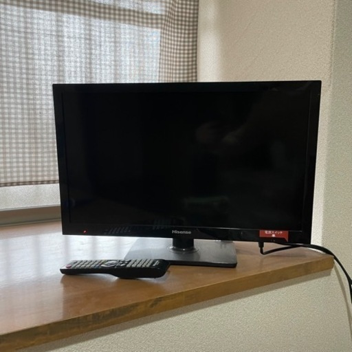テレビ\u0026テーブル4,000円　Hisense   液晶テレビ　24インチ　2018年製