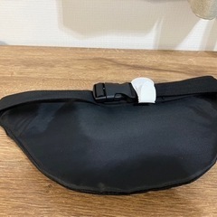 新品　ホワイトランド　薄型　ボディーバッグ　ランニング　whiteland ポシェットの画像