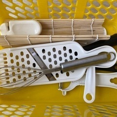 【引取りに来て頂ける方優先】食器・調理器具 色々の画像