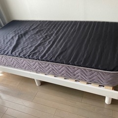 ニトリすのこベッドフレーム・マットレスセットの画像