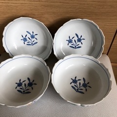 有田焼　可憐な和柄小鉢　4枚の画像