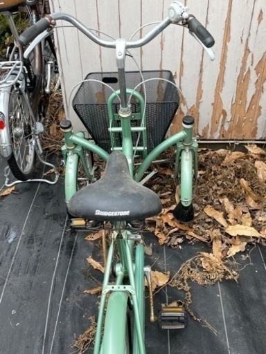 ブリヂストン　ミンナ　前二輪の三輪車