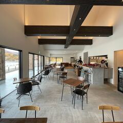 奥日光のグランピング施設内のカフェダイニングスタッフ募集の画像