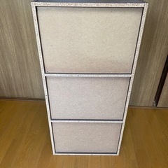 3段カラーボックスの画像