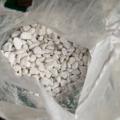 庭を彩る白砂利-60kgの画像