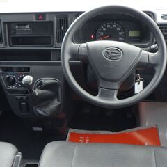 平成３０年　ダイハツ　ハイゼット　１１．３万キロ　入荷しました～。の画像