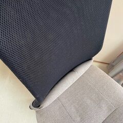 ニトリ　オフィスチェア　肘無し　昇降機能付き　背当てクッション付きの画像