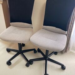 ニトリ　オフィスチェア　肘無し　昇降機能付き　背当てクッション付きの画像