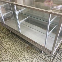 ガラスショーケース ① 現状