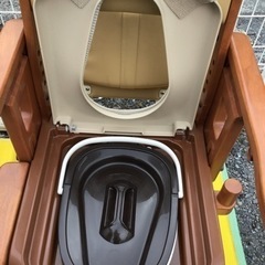 介護　介助　安寿　家具調　椅子兼トイレ　トイレセレクトR はねあげ　標準便座の画像