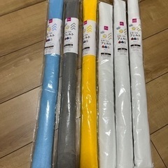 ダイソー　フェルト　白、灰色、黄色、水色