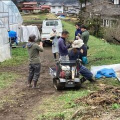 「田んぼ・畑等畦畔の草刈り」一緒に働いていただける地元の方。の画像