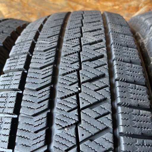 パリ山　BRIDGESTONE ブリヂストン　ブリジストン　VRX2 185/65R14 スタッドレス　タイヤ　2018年製　14イン