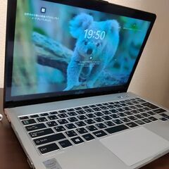 富士通　高性能4世代Core i5搭載 高速SSD480G　高画質2K（2560×1440）IPS液晶搭載　メモリ大容量4G　　軽量持ち運び　CDDVD内蔵　HDMI出力 USB3.0 Wifi対応