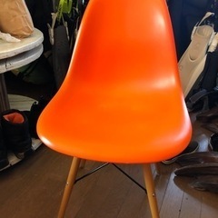 【ジャンク品】イームズチェア(オレンジ)【2脚】