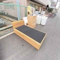 ?シングルベッドとマットレス㊗️組み立て無料?配達出来ます