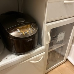 食器棚の画像