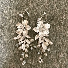 フラワーイヤリング　アクセサリー　イヤリング　直接引き取り限定