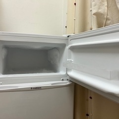 2ドア冷蔵庫 90L  エスキュービズムの画像