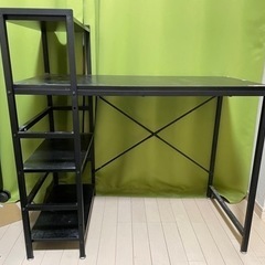 パソコンデスクの画像