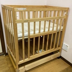ベビーベッド⭐︎腰痛用　底上げキャスター付き