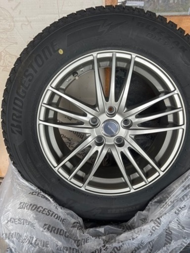 ブリジストン　17インチ　スタッドレスタイヤ　225／65R／17    4本セット