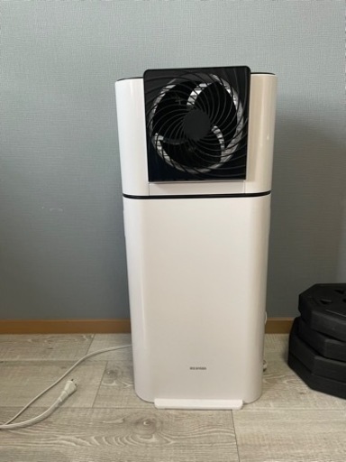 サーキュレーター付き除湿機