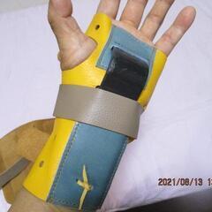 本革手作りリストガード・ハンドプロテクターの画像