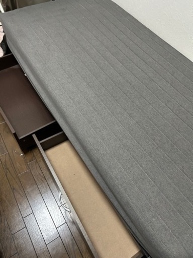 「現地引取り限定」シングルベットと冷蔵庫をお譲りします