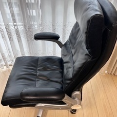 ハイバックチェア　キャスター付きの画像