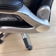 ハイバックチェア　キャスター付きの画像