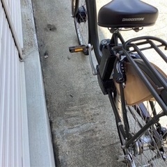 10 ブリヂストン最新機種電動自転車FRONTIA26インチカーキ色アルミの画像