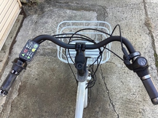 11 ブリヂストン新機種電動自転車BIKKE2 20インチミズイロアルミボディー
