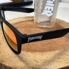 THRASHER サングラスの画像