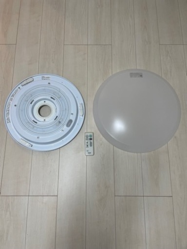 取引先決まりました。TOSHIBA シーリングライト　6畳用　LED アダプタとリモコン付き