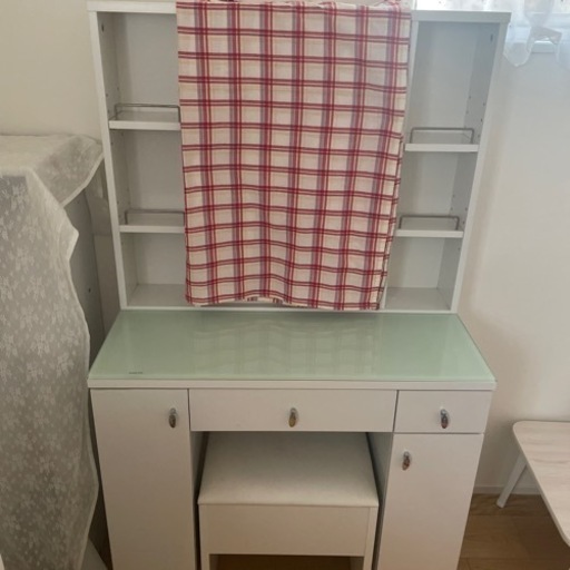 決まりました。ドレッサー